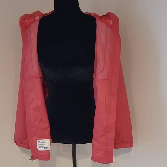 Columbia Pink Ski Jacket with Hood and Lightweight Design - Picture 6 of 9